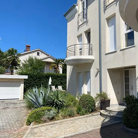 Apartments Villa Majda *